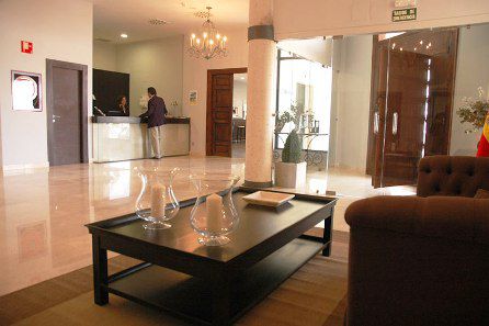 Hotel Maria Jimena Оканья Екстер'єр фото