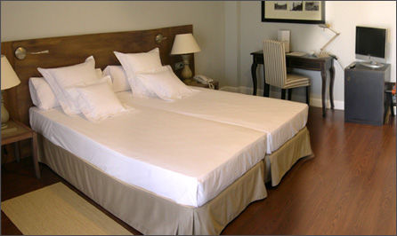 Hotel Maria Jimena Оканья Екстер'єр фото